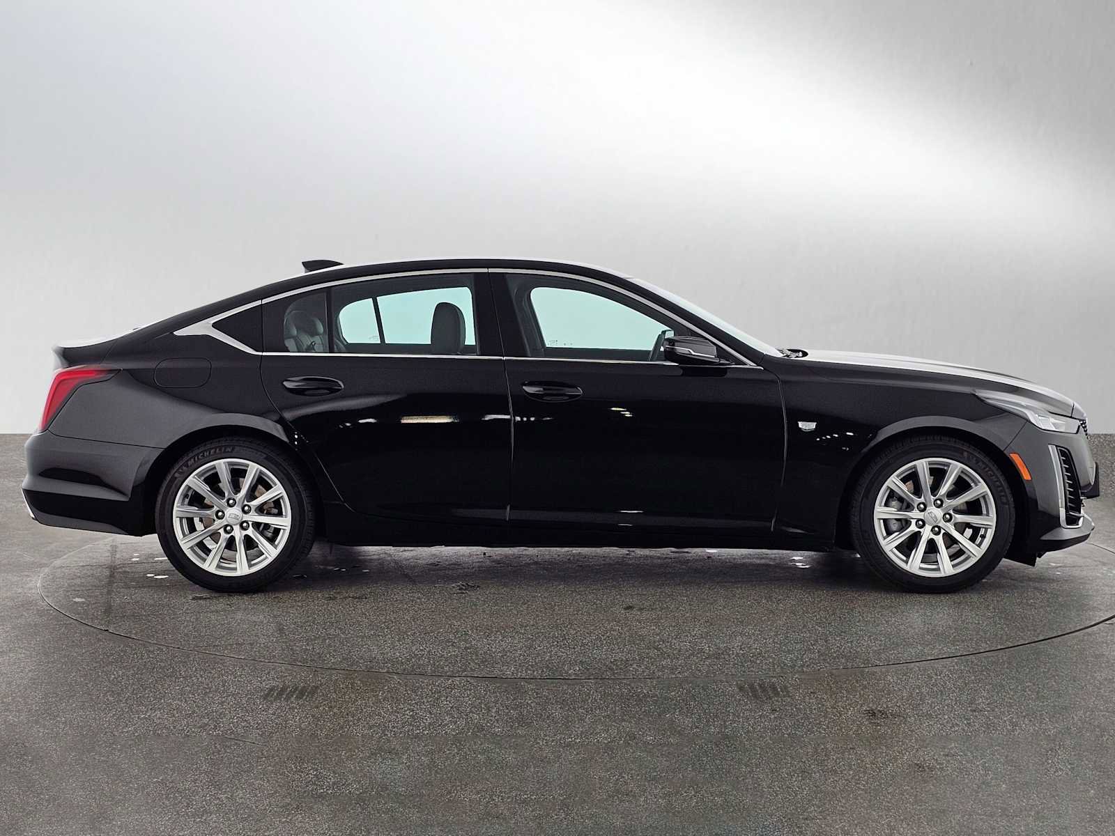 Used 2023 Cadillac CT5 Luxury image 2