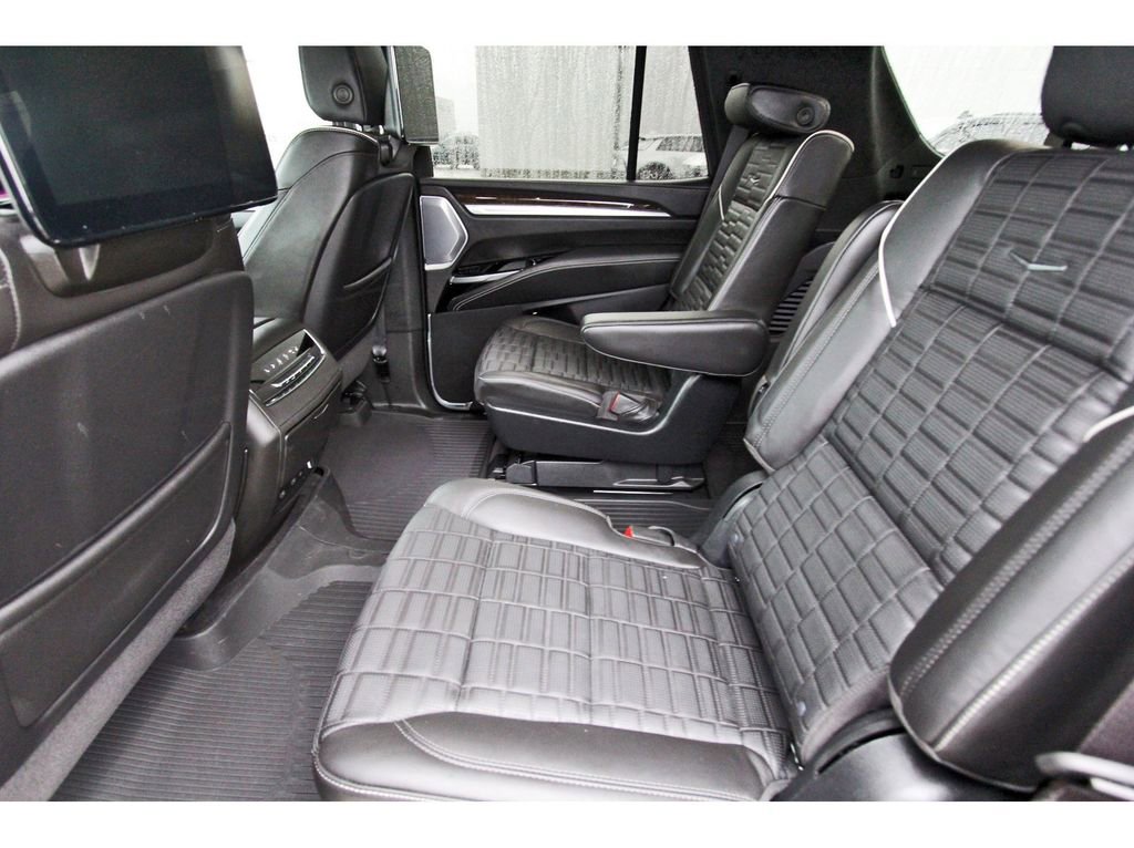 Used 2026 Cadillac Escalade Platinum Sport w/ LPO, ONYX Package AWD/4WD image 7