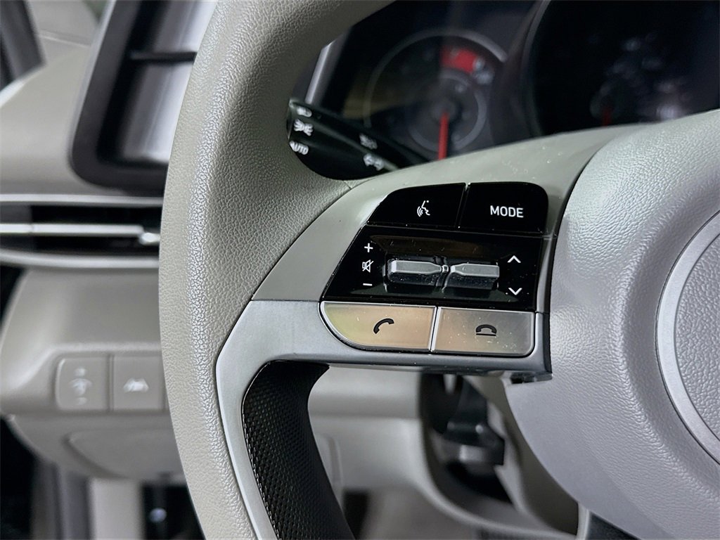 Certified 2022 Hyundai Elantra SEL image 20