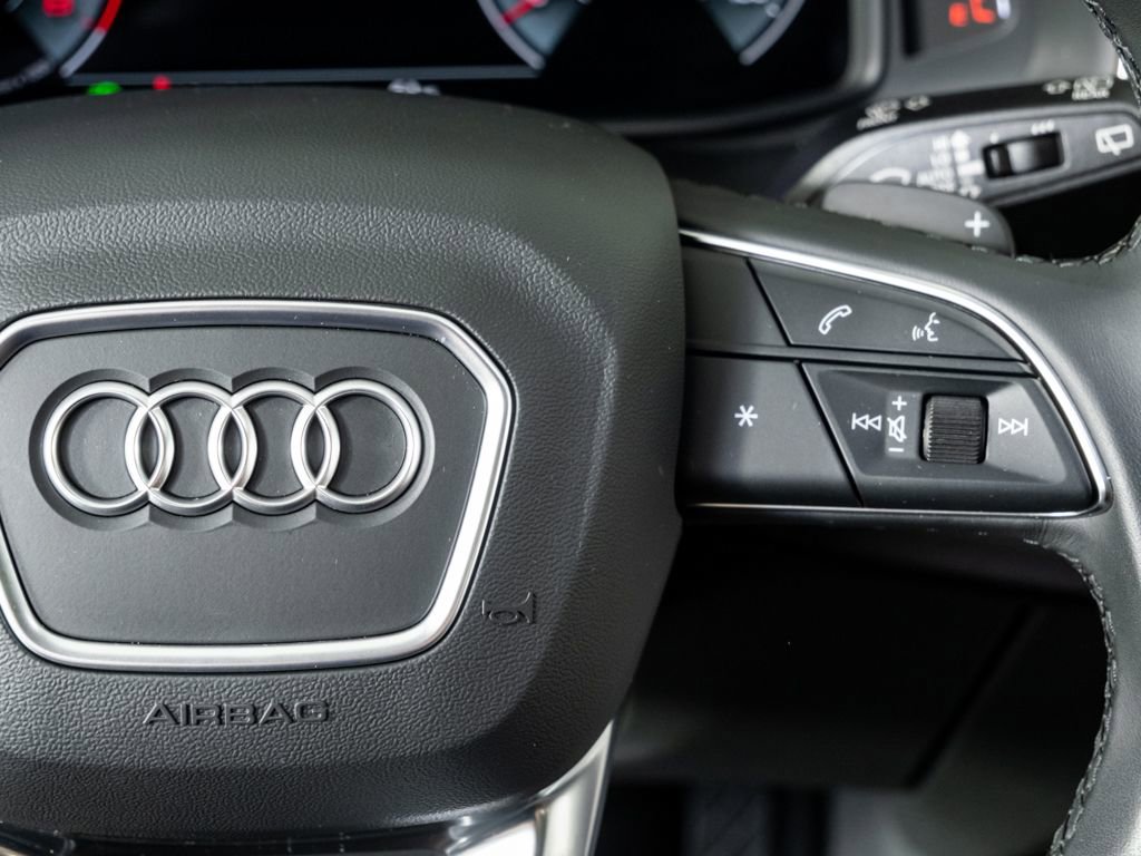 Used 2022 Audi Q8 Premium Plus w/ Premium Plus Package image 11