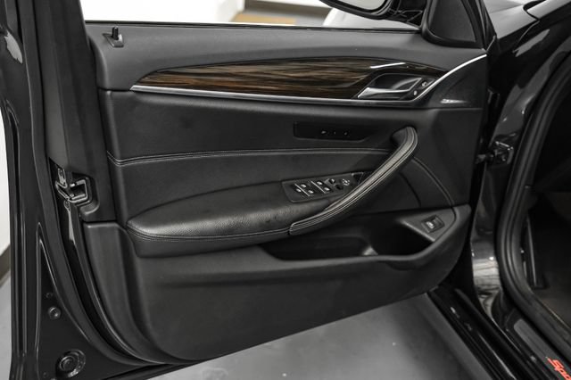 Used 2018 BMW 540i RWD image 41
