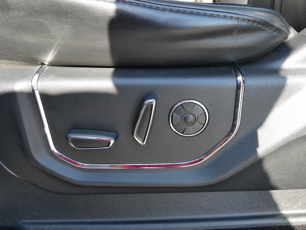 Used 2017 Ford F150 Platinum w/ Equipment Group 701A Luxury image 22