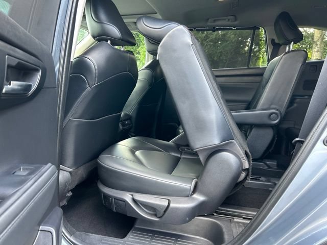 Used 2022 Toyota Highlander XLE AWD/4WD image 45