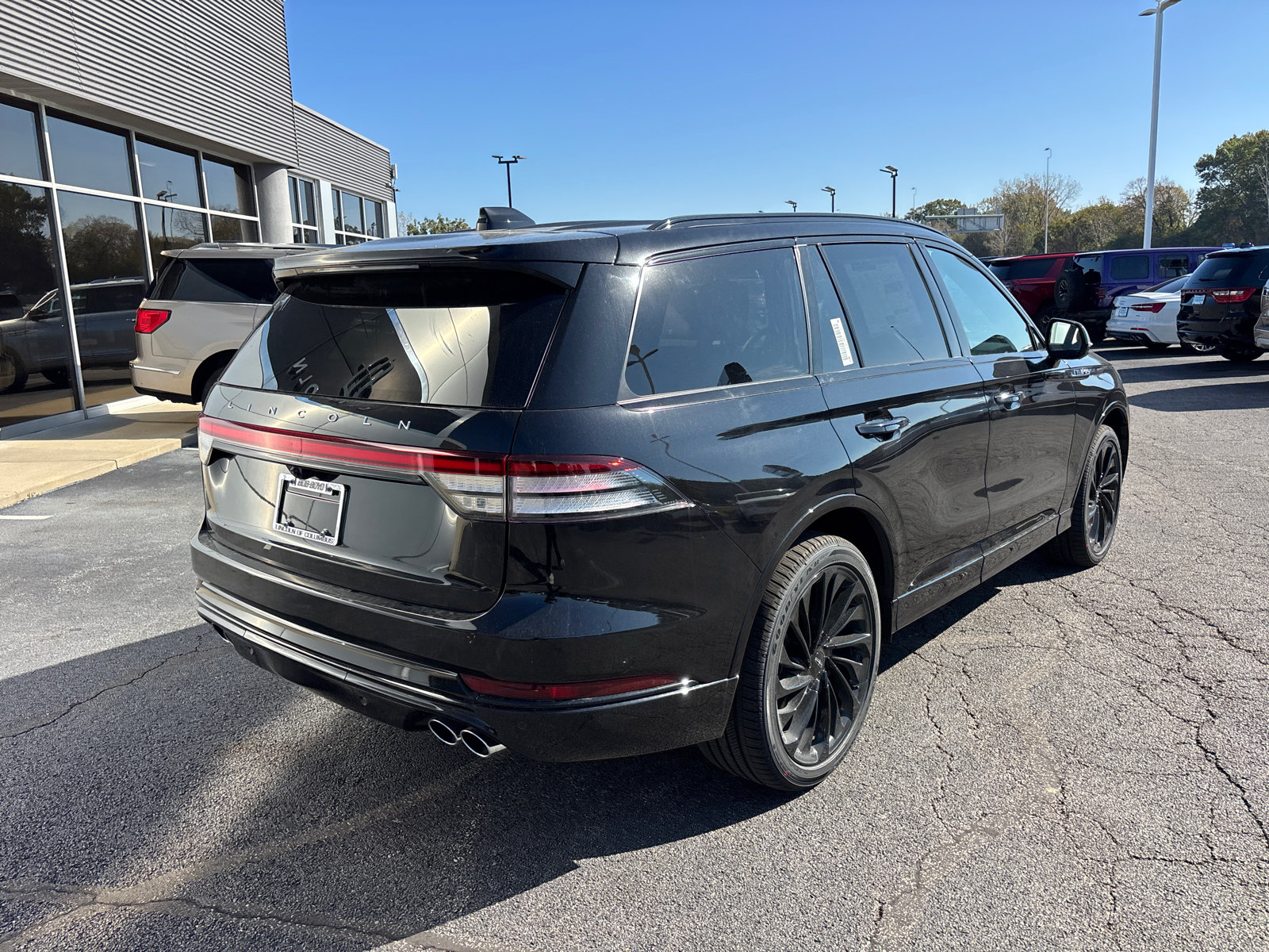 New 2027 Lincoln Aviator Reserve w/ Jet Appearance Package AWD/4WD image 7