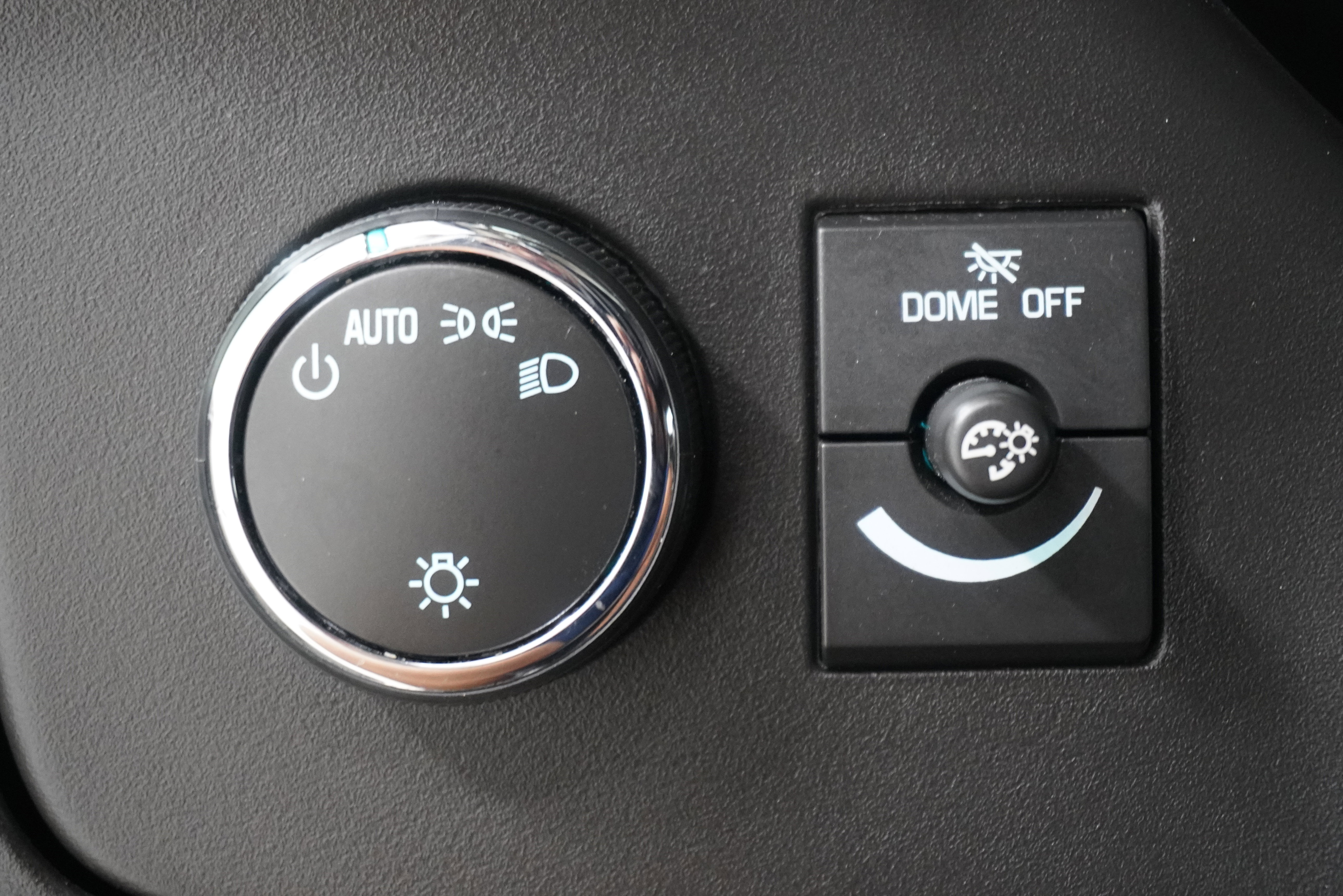 Used 2017 Chevrolet Express 3500 Extended image 14