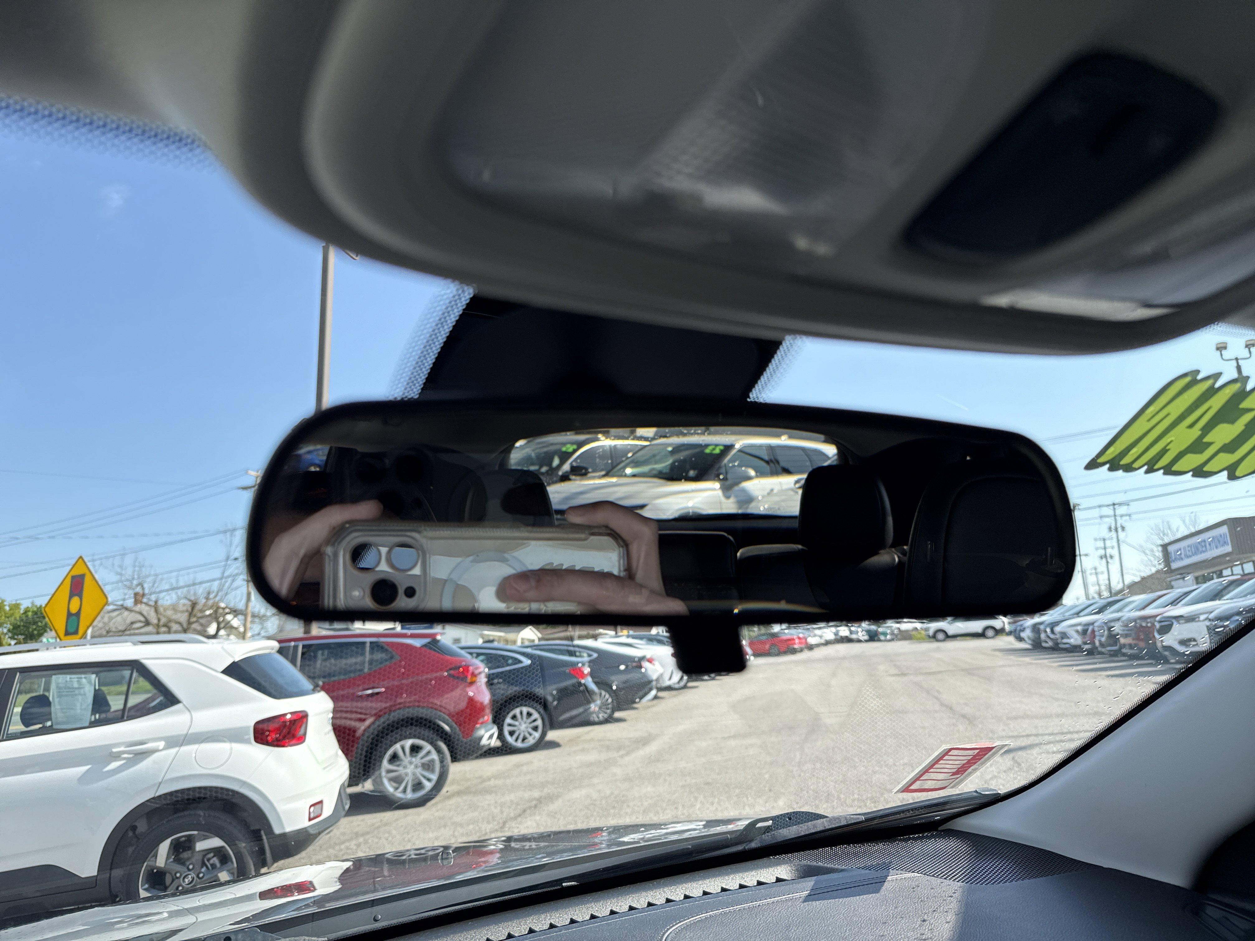 Used 2019 Jeep Cherokee Latitude Plus w/ Cold Weather Group AWD/4WD image 24