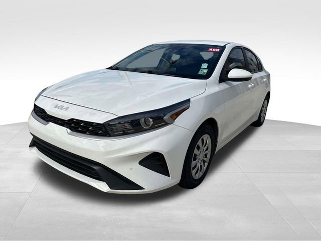 Used 2022 Kia Forte FE image 3