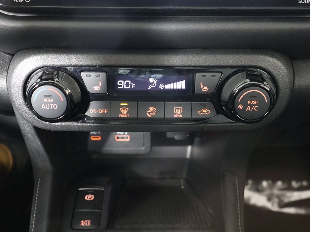 Used 2023 Nissan Kicks SR w/ SR Premium Package image 43