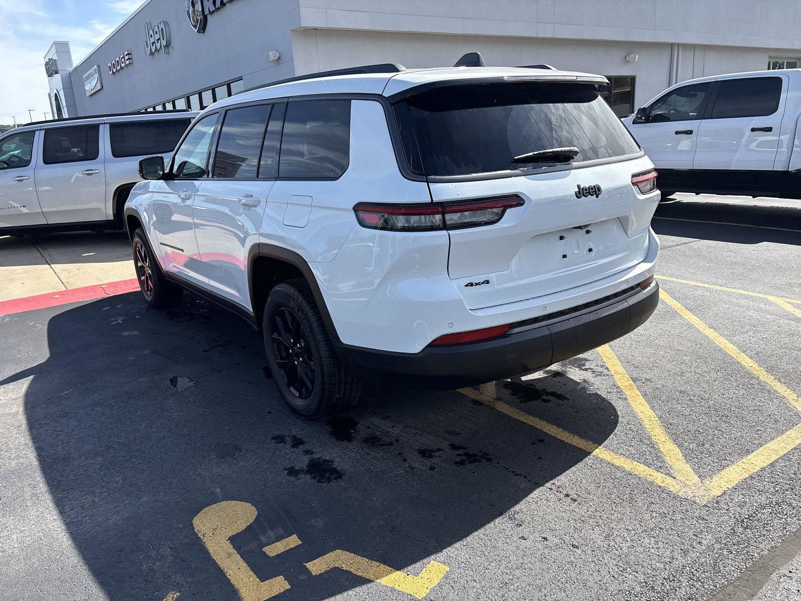 New 2026 Jeep Grand Cherokee L 4WD image 7