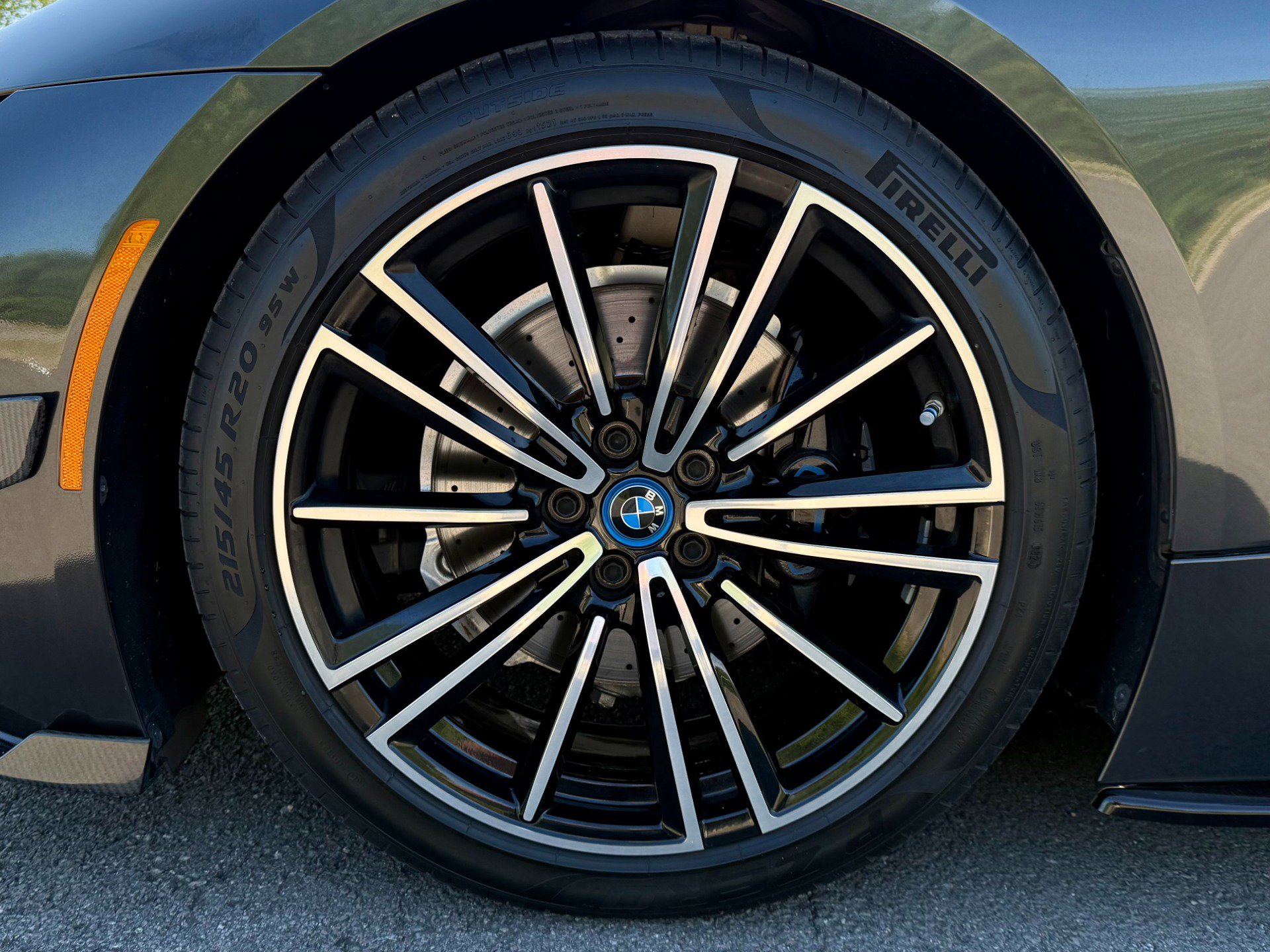Used 2019 BMW i8 Coupe AWD/4WD image 42