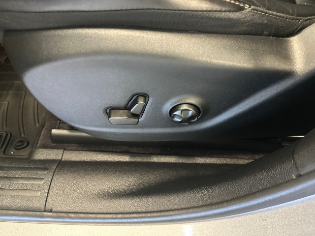 Used 2017 Jeep Cherokee Limited AWD/4WD image 24