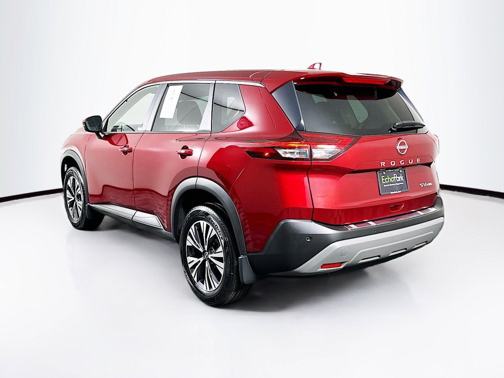 Used 2023 Nissan Rogue SV image 5