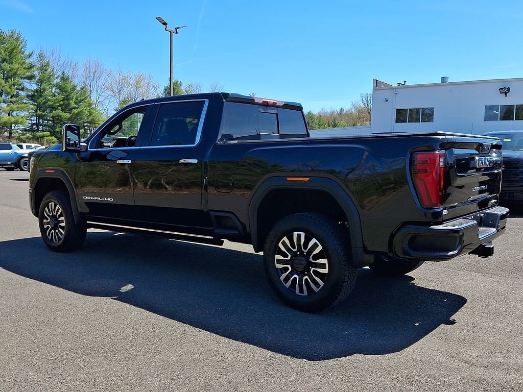 Used 2024 GMC Sierra 3500 Denali Ultimate AWD/4WD image 4