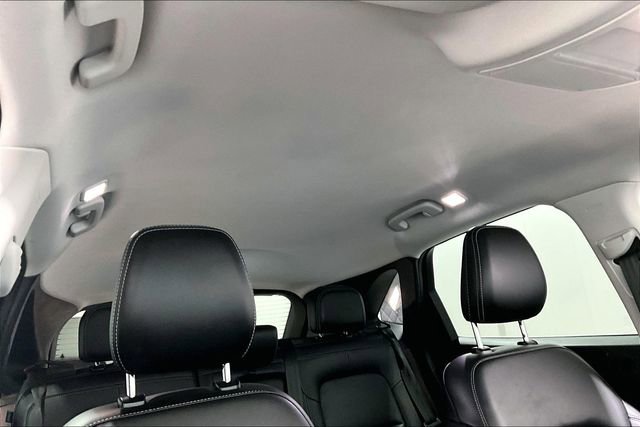 Used 2021 Ford Escape Titanium image 29