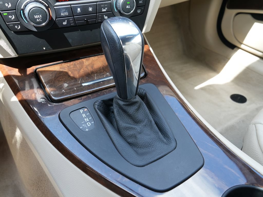 Used 2013 BMW 328i Convertible RWD image 30