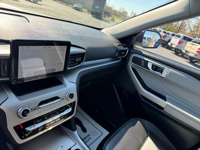 Used 2023 Ford Explorer XLT w/ Equipment Group 202A image 28
