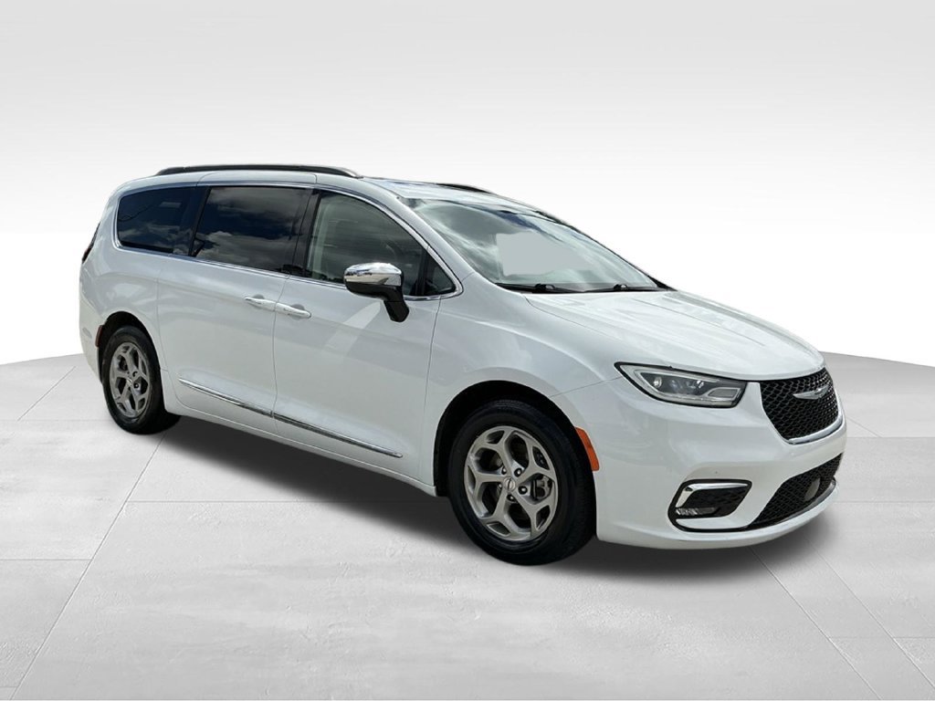 Used 2023 Chrysler Pacifica Limited FWD image 13