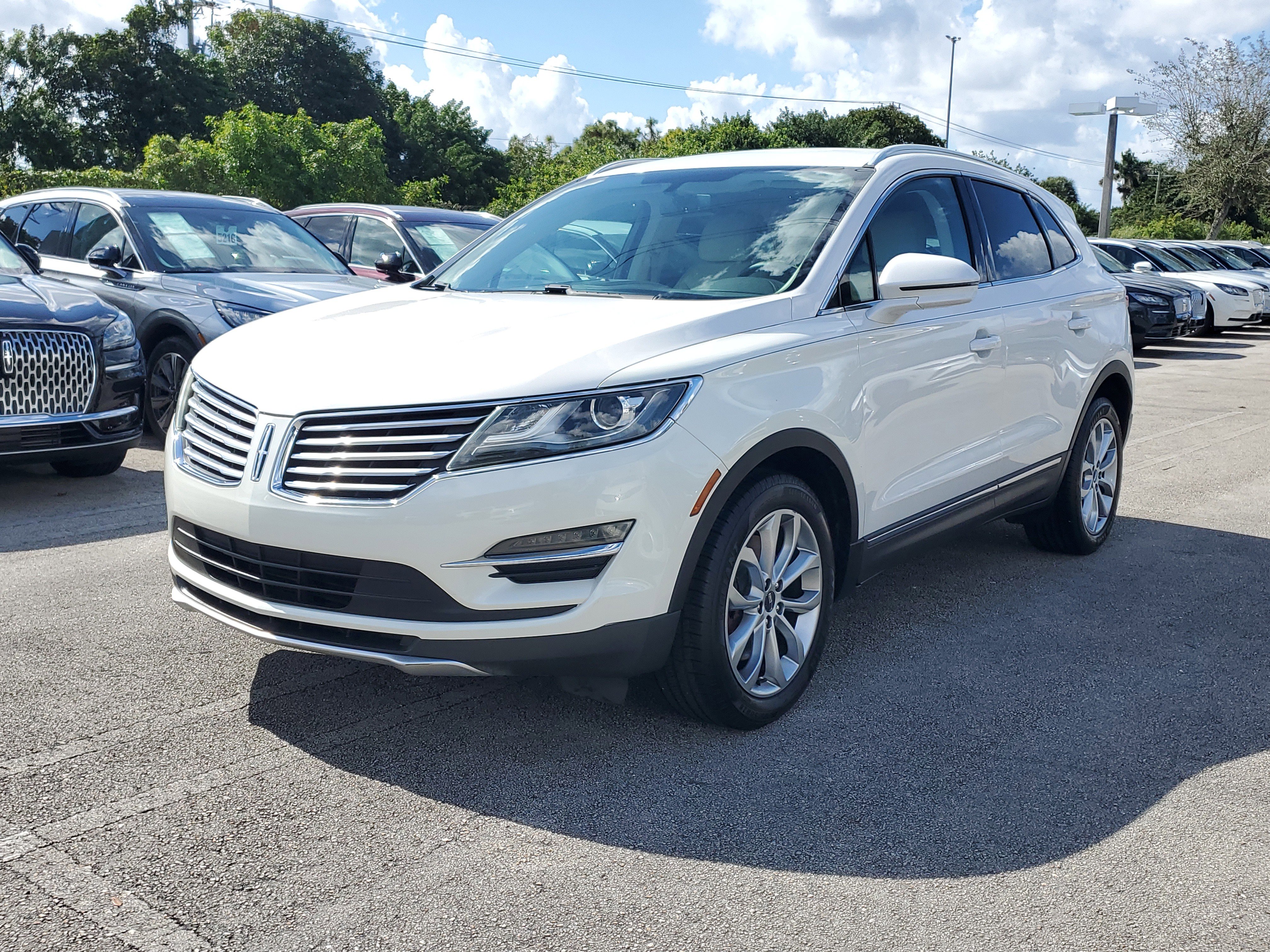Used 2015 Lincoln MKC Select w/ Equipment Group 101A Select image 3