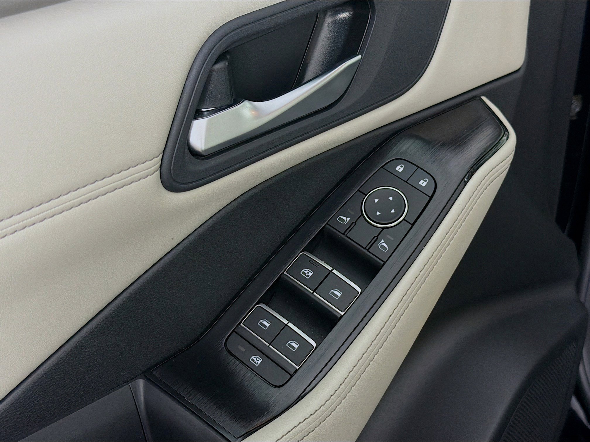 Used 2026 Nissan Rogue SL image 19