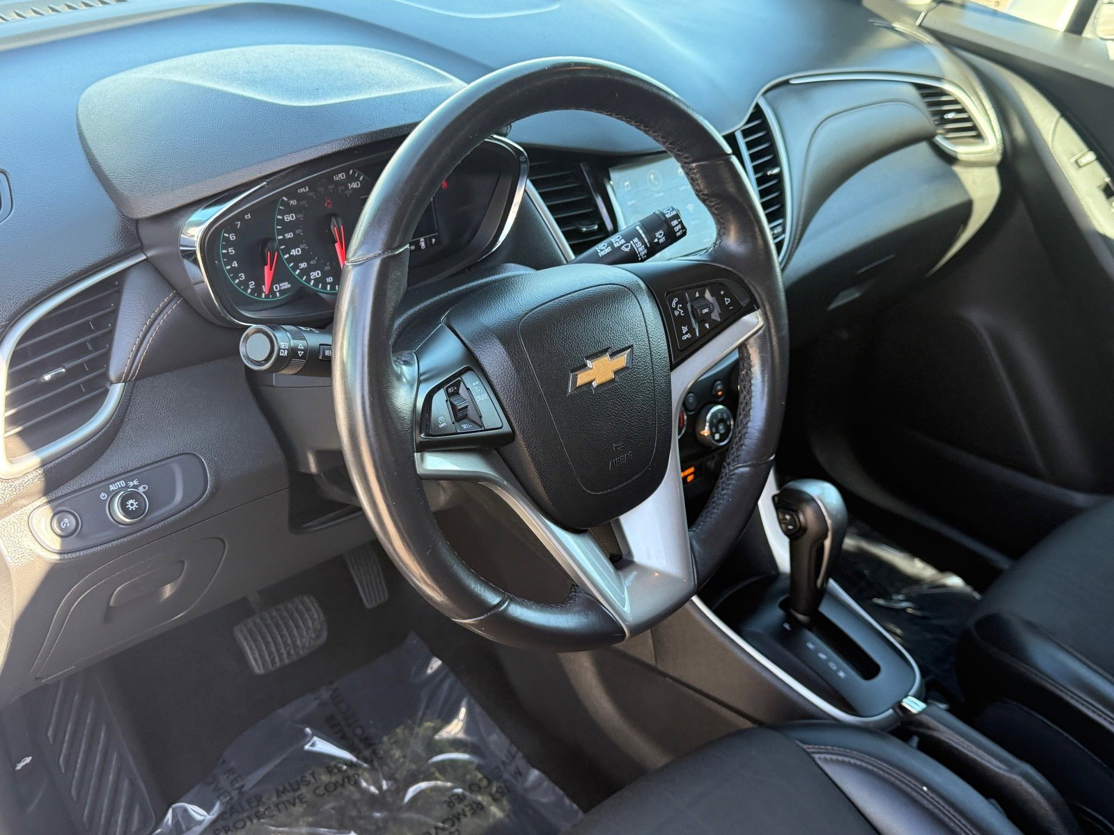 Used 2019 Chevrolet Trax LT w/ LT Convenience Package FWD image 10