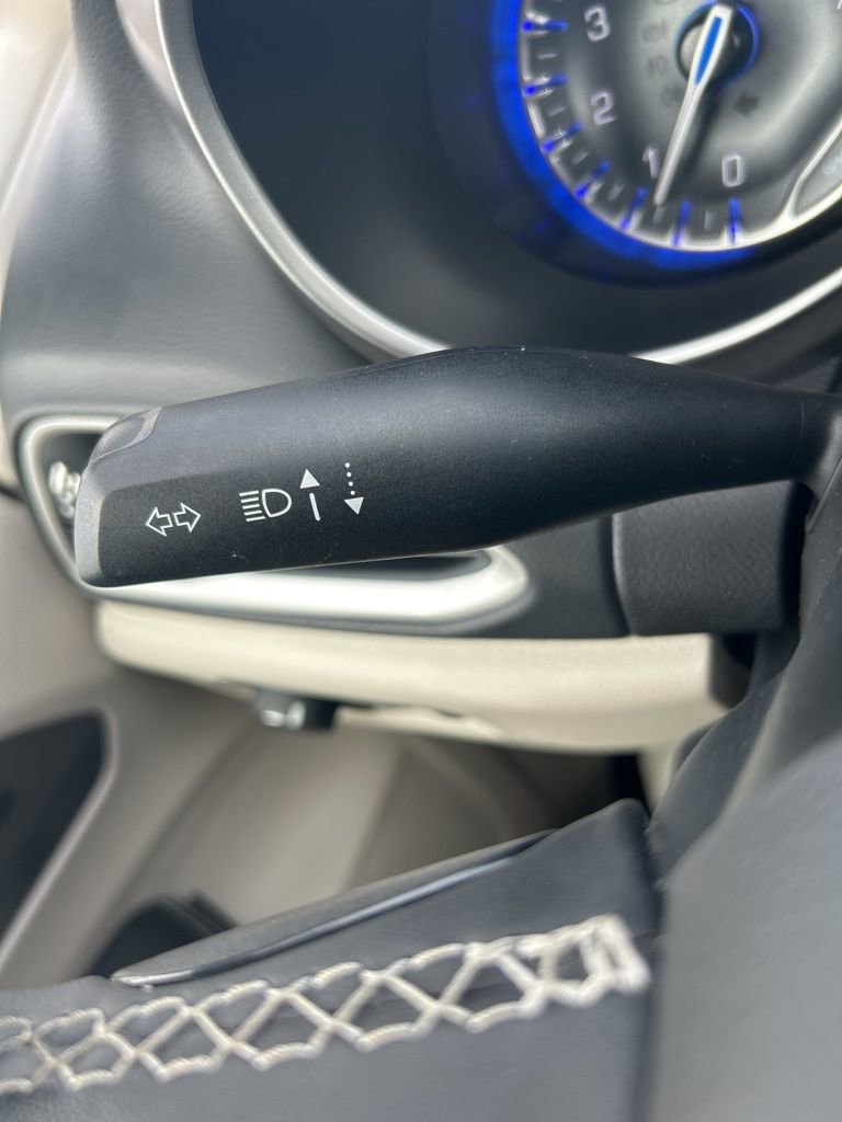 Used 2023 Chrysler Pacifica Touring-L image 30