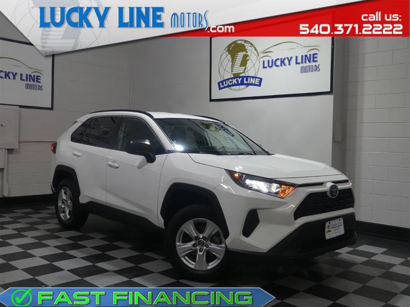 Used 2021 Toyota RAV4 LE image 1
