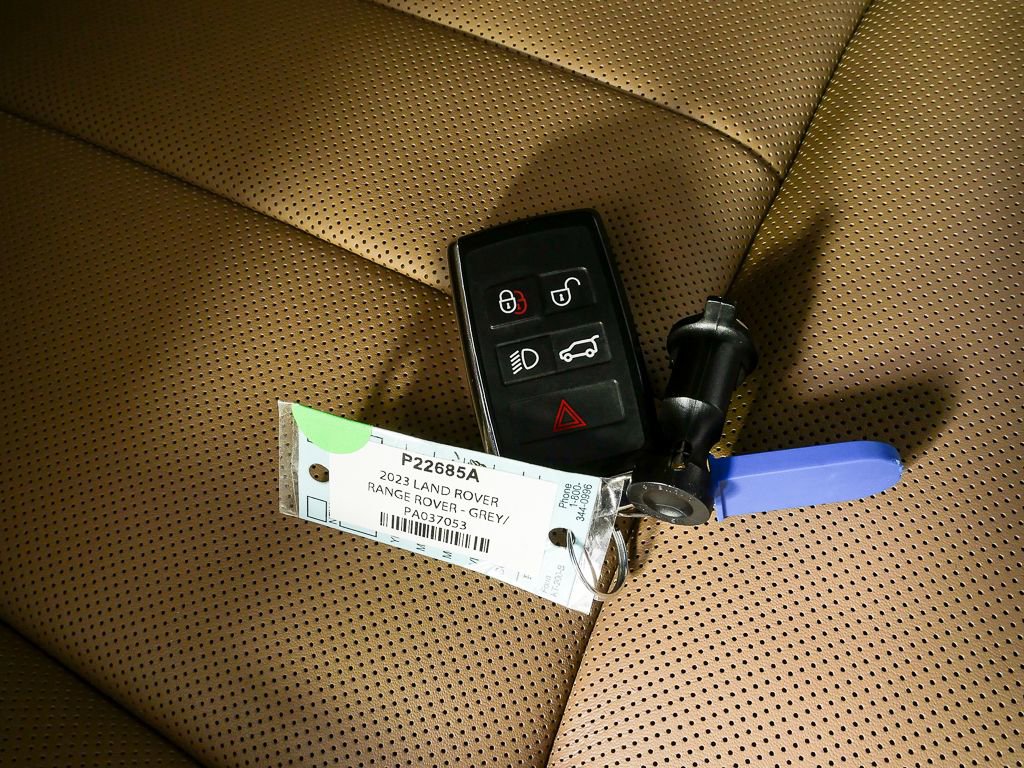 Used 2023 Land Rover Range Rover SE image 26