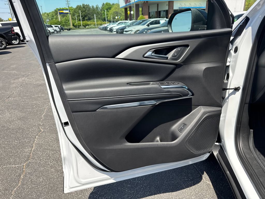 New 2026 Chevrolet Traverse LT w/ Driver Confidence Package FWD image 11