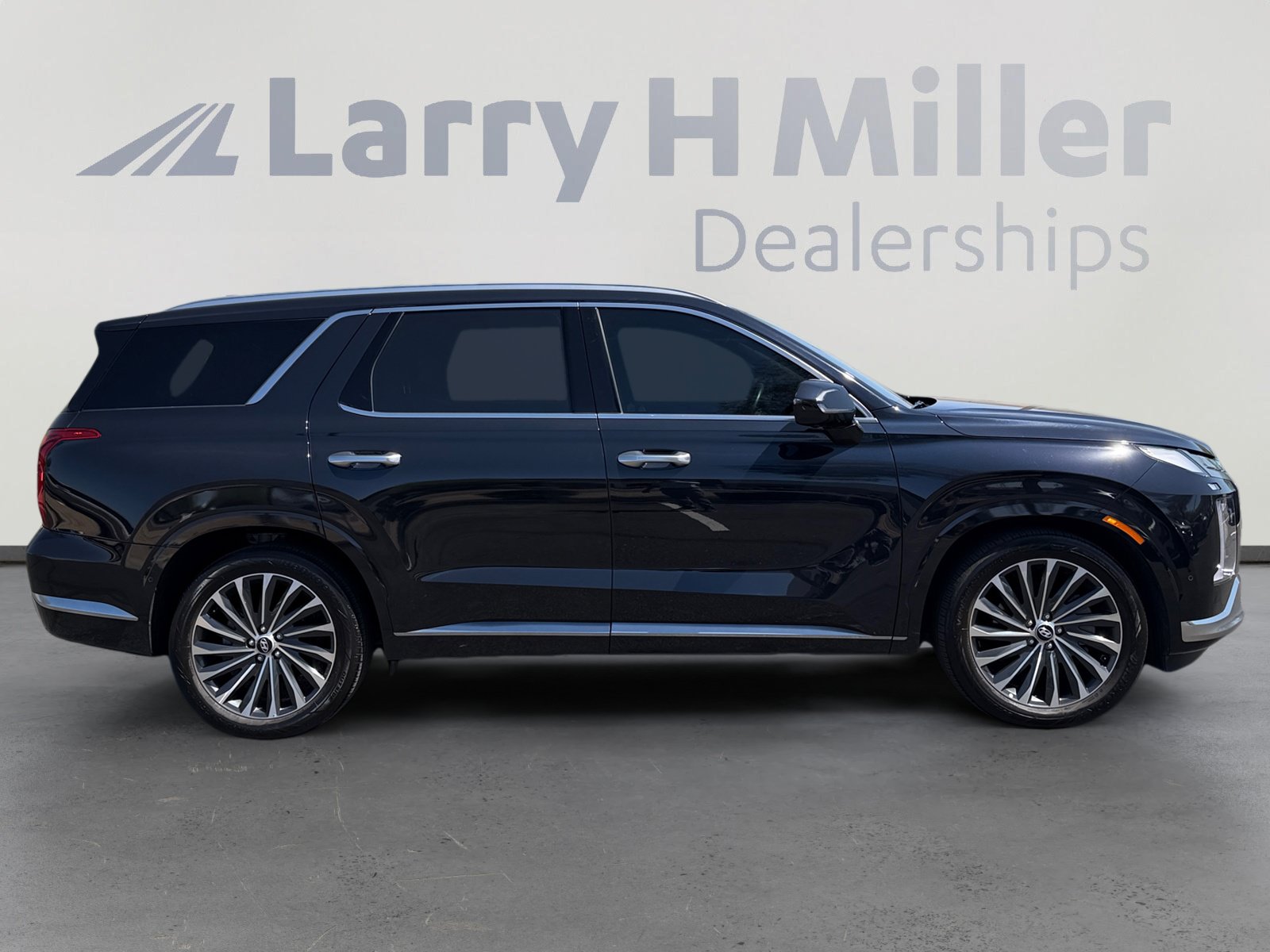 Used 2023 Hyundai Palisade Calligraphy FWD image 6