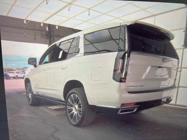 Used 2022 Cadillac Escalade Premium Luxury w/ Performance Package image 4