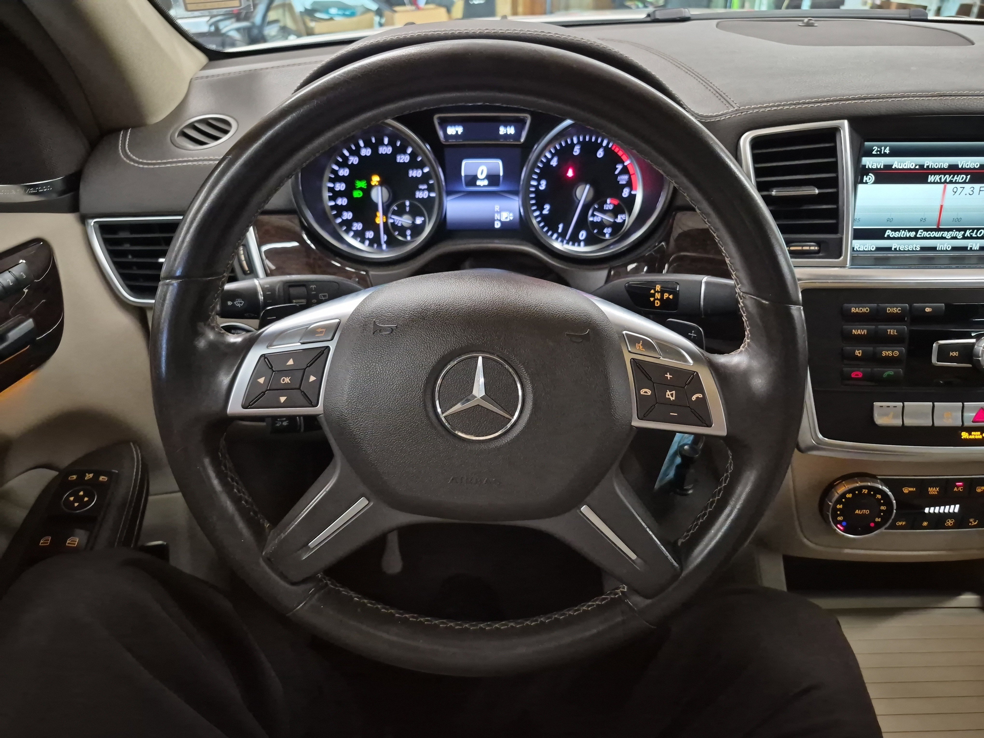 Used 2014 Mercedes-Benz GL 450 4MATIC image 30