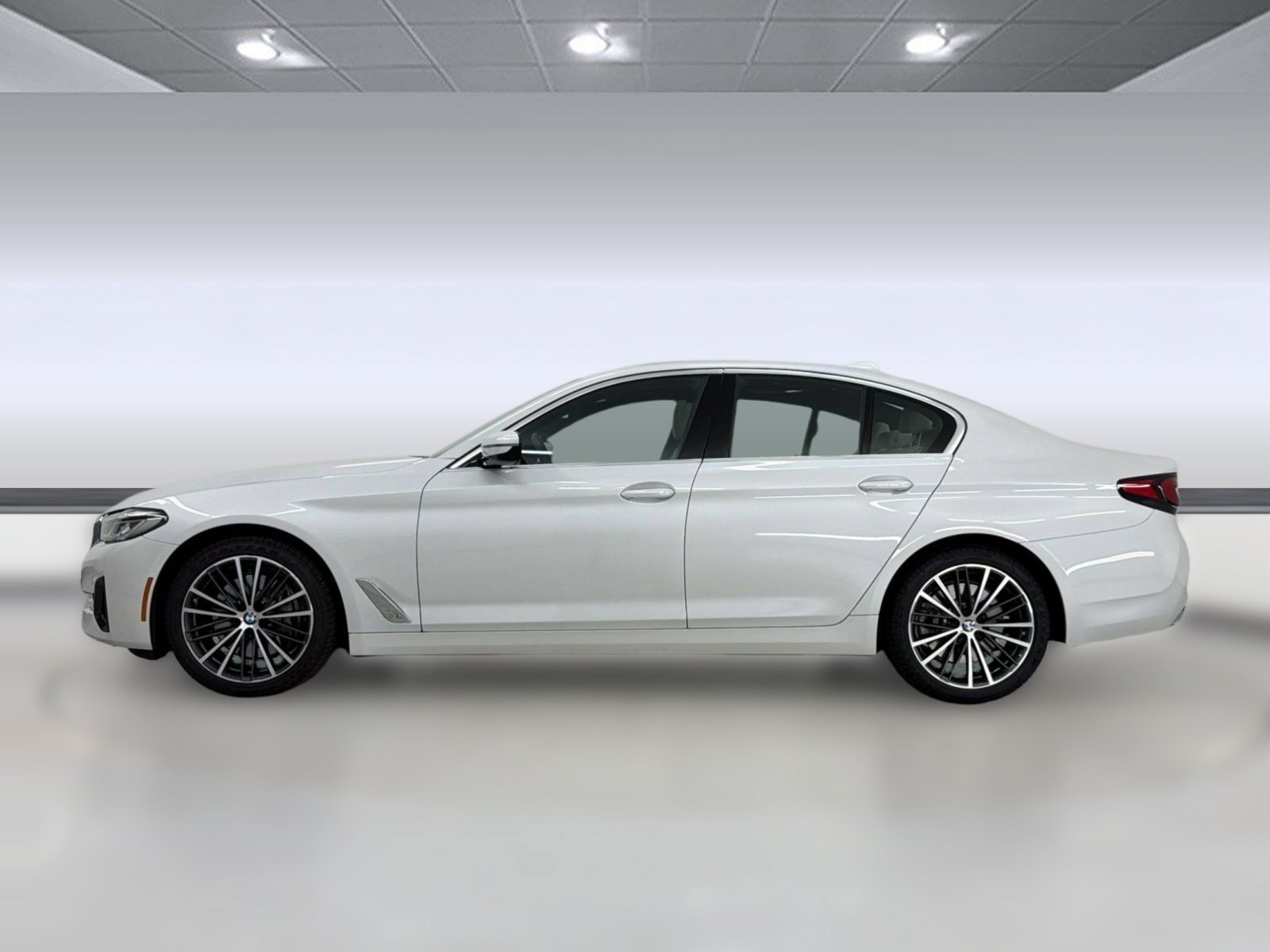 Used 2023 BMW 540i w/ Executive Package RWD image 2