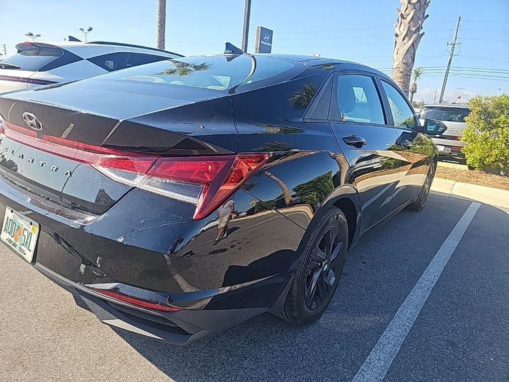 Used 2023 Hyundai Elantra SEL image 5