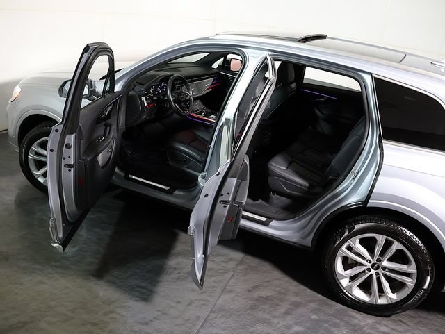 Used 2025 Audi Q7 3.0T Premium Plus AWD/4WD image 5