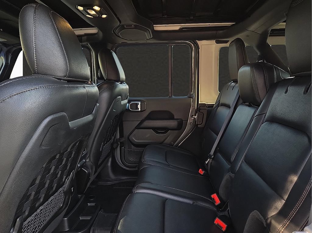 Used 2022 Jeep Wrangler Unlimited Rubicon AWD/4WD image 9