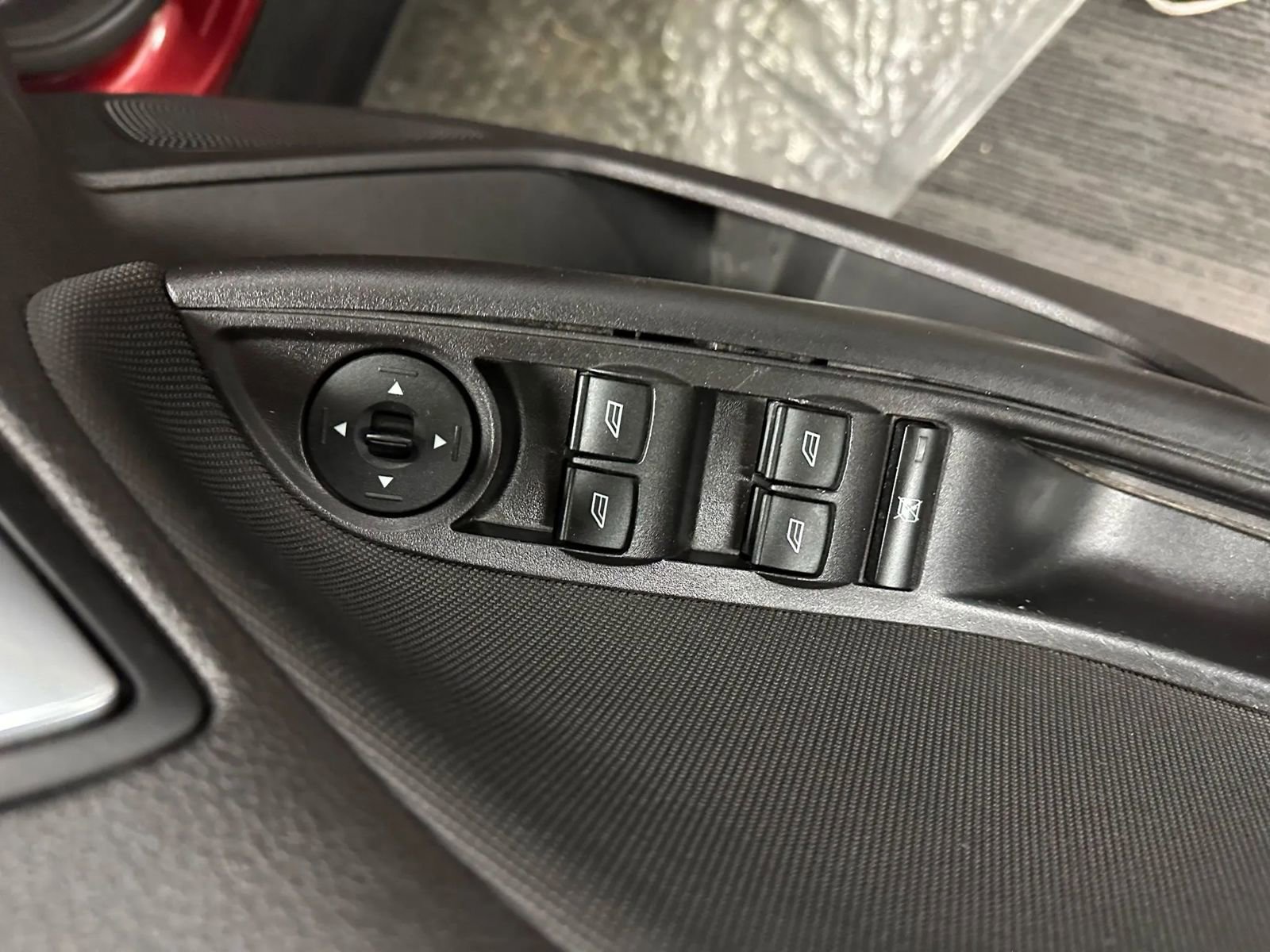 Used 2014 Ford Focus SE w/ SE Sport Package image 34