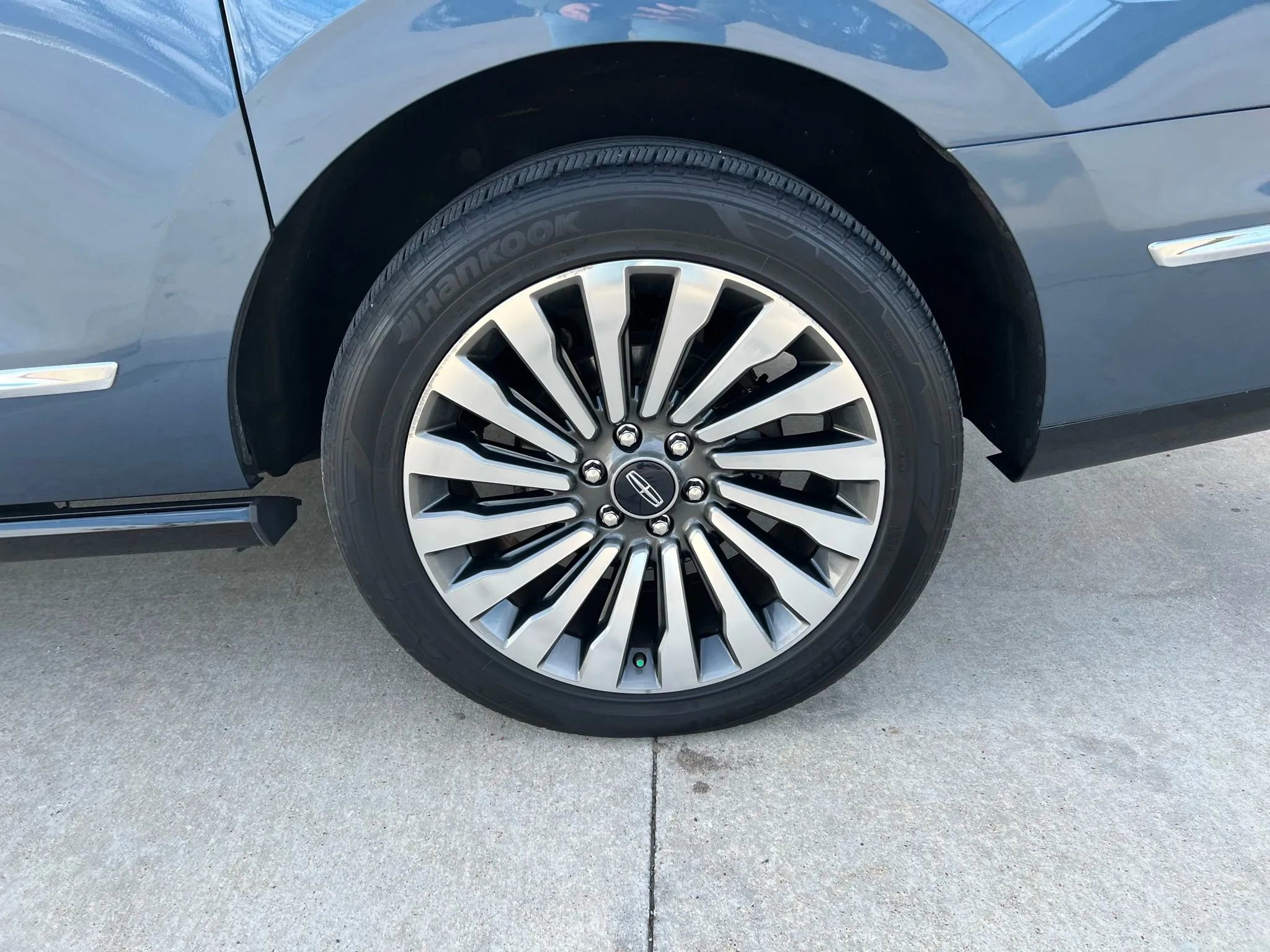 Used 2019 Lincoln Navigator L Reserve w/ Cargo Package image 74