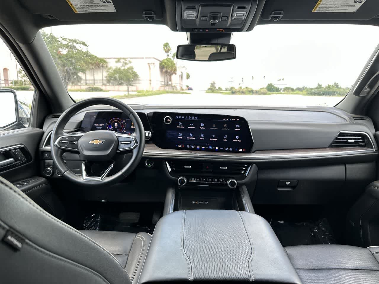 Used 2025 Chevrolet Tahoe Premier AWD/4WD image 15