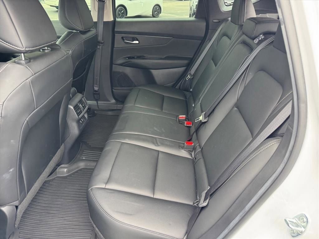 Used 2025 Nissan Murano SV FWD image 14