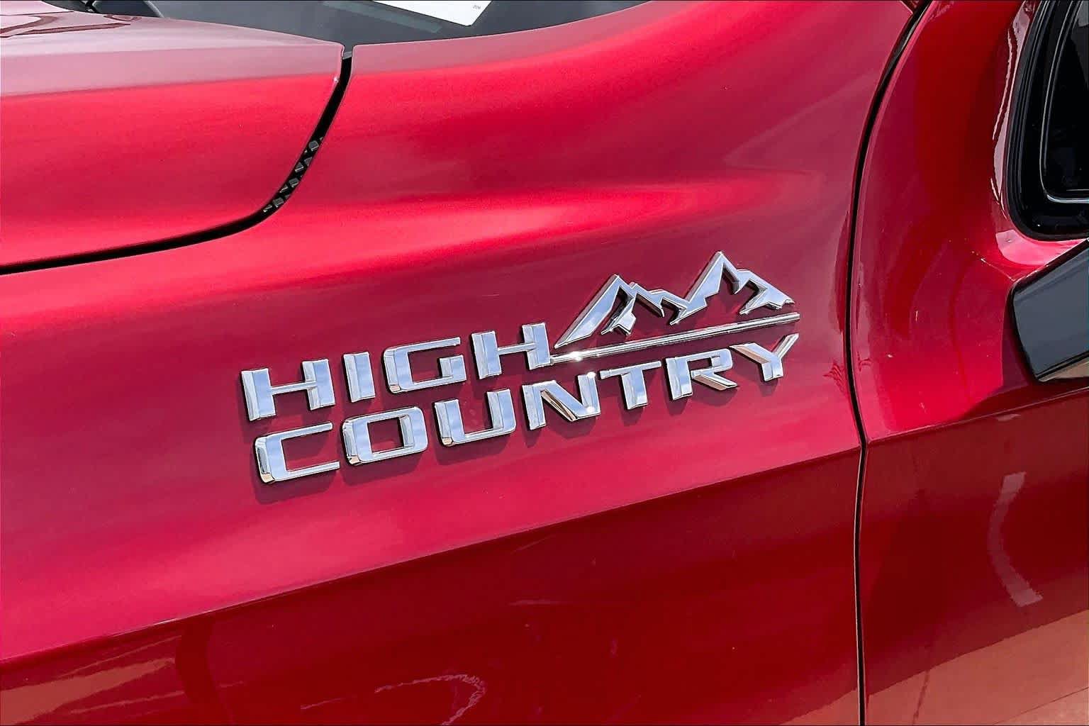 Used 2025 Chevrolet Tahoe High Country AWD/4WD image 26