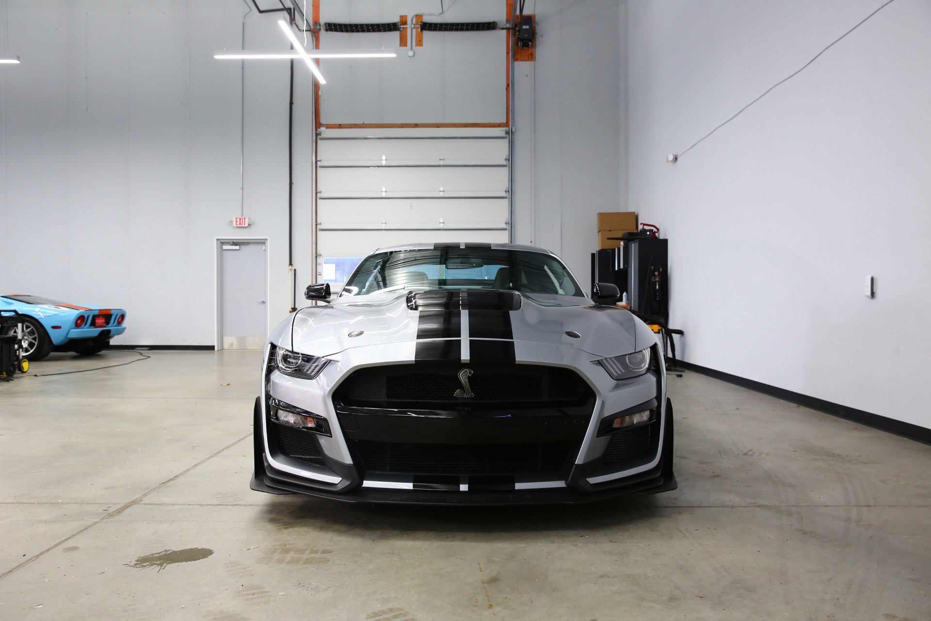 Used 2021 Ford Mustang Shelby GT500 w/ Carbon Fiber Track Pack RWD image 4