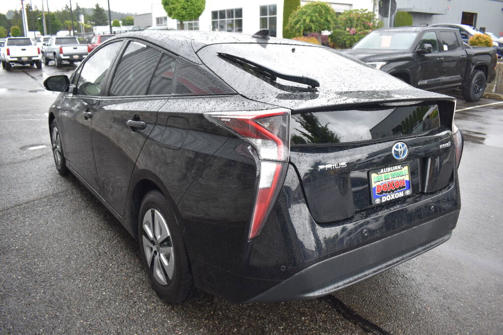 Used 2017 Toyota Prius Two w/ Prius Two Safety Plus Package FWD image 7