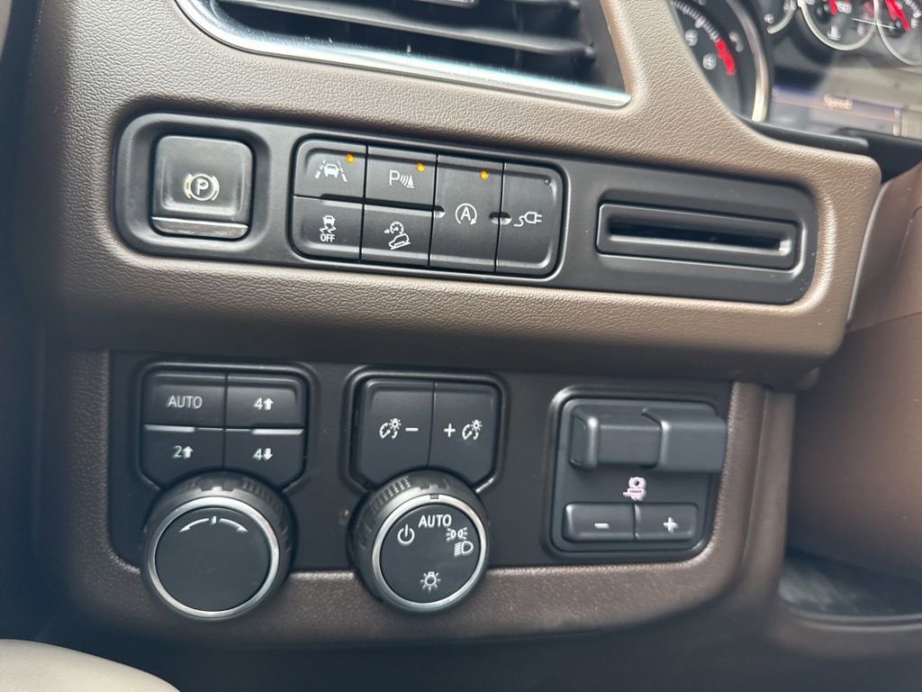 Used 2021 Chevrolet Tahoe Z71 w/ Z71 Signature Package AWD/4WD image 26