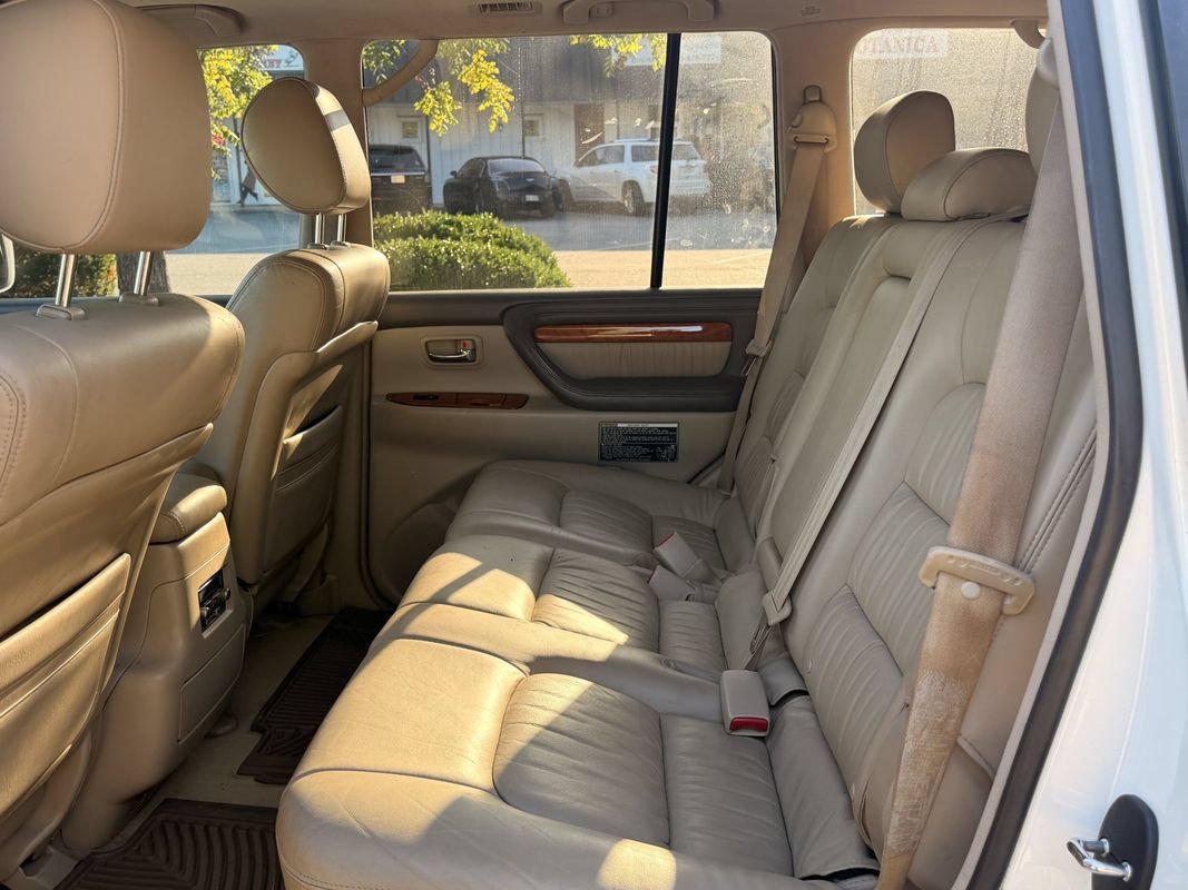 Used 2007 Lexus LX 470 4WD w/ Preferred Accessory Pkg image 7