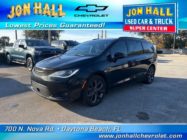Used 2019 Chrysler Pacifica Limited image 2