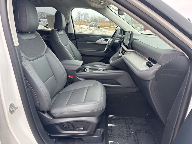 New 2026 Ford Explorer Active w/ Active Comfort Package image 17