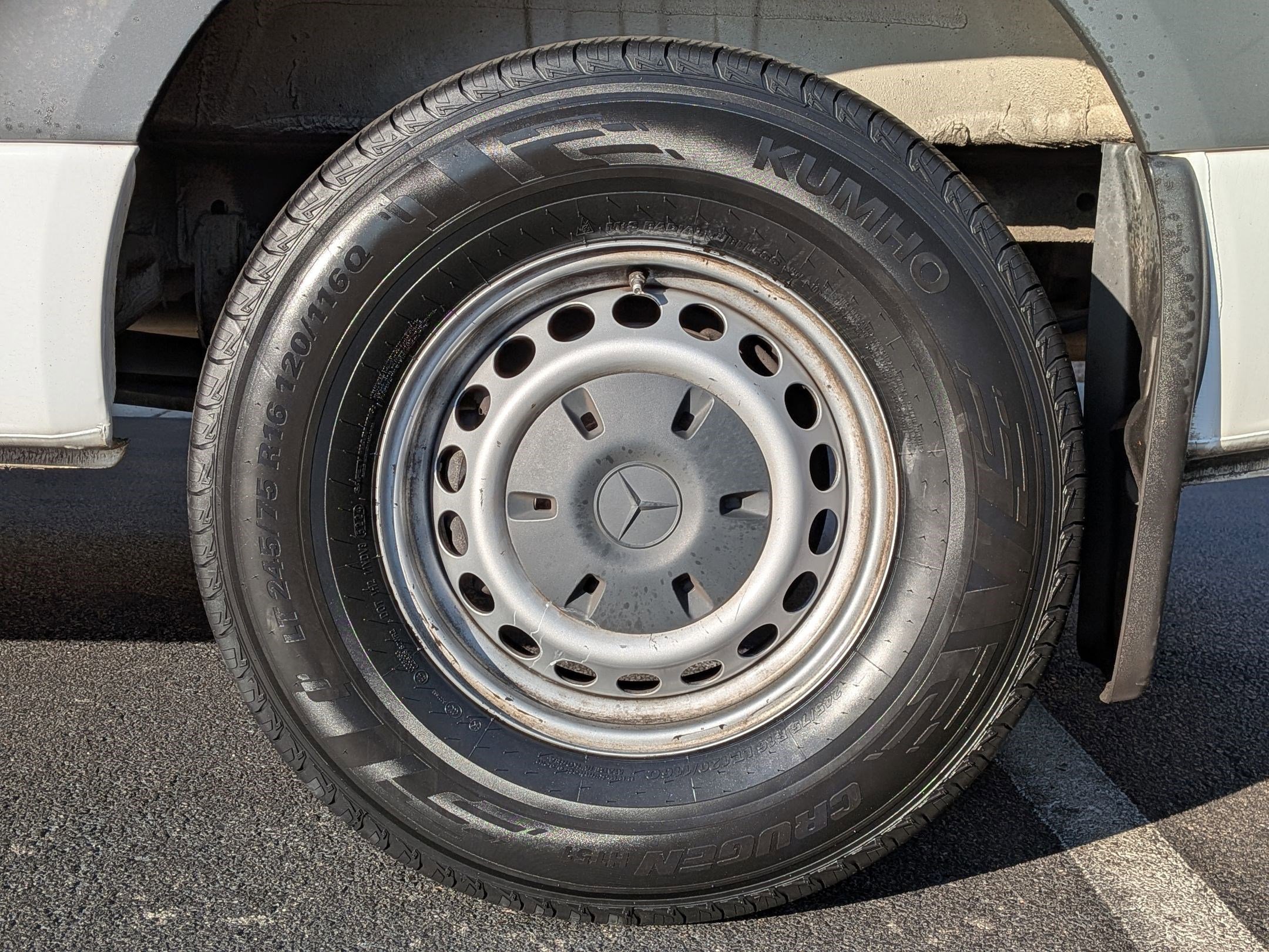 Used 2020 Mercedes-Benz Sprinter 2500 image 13