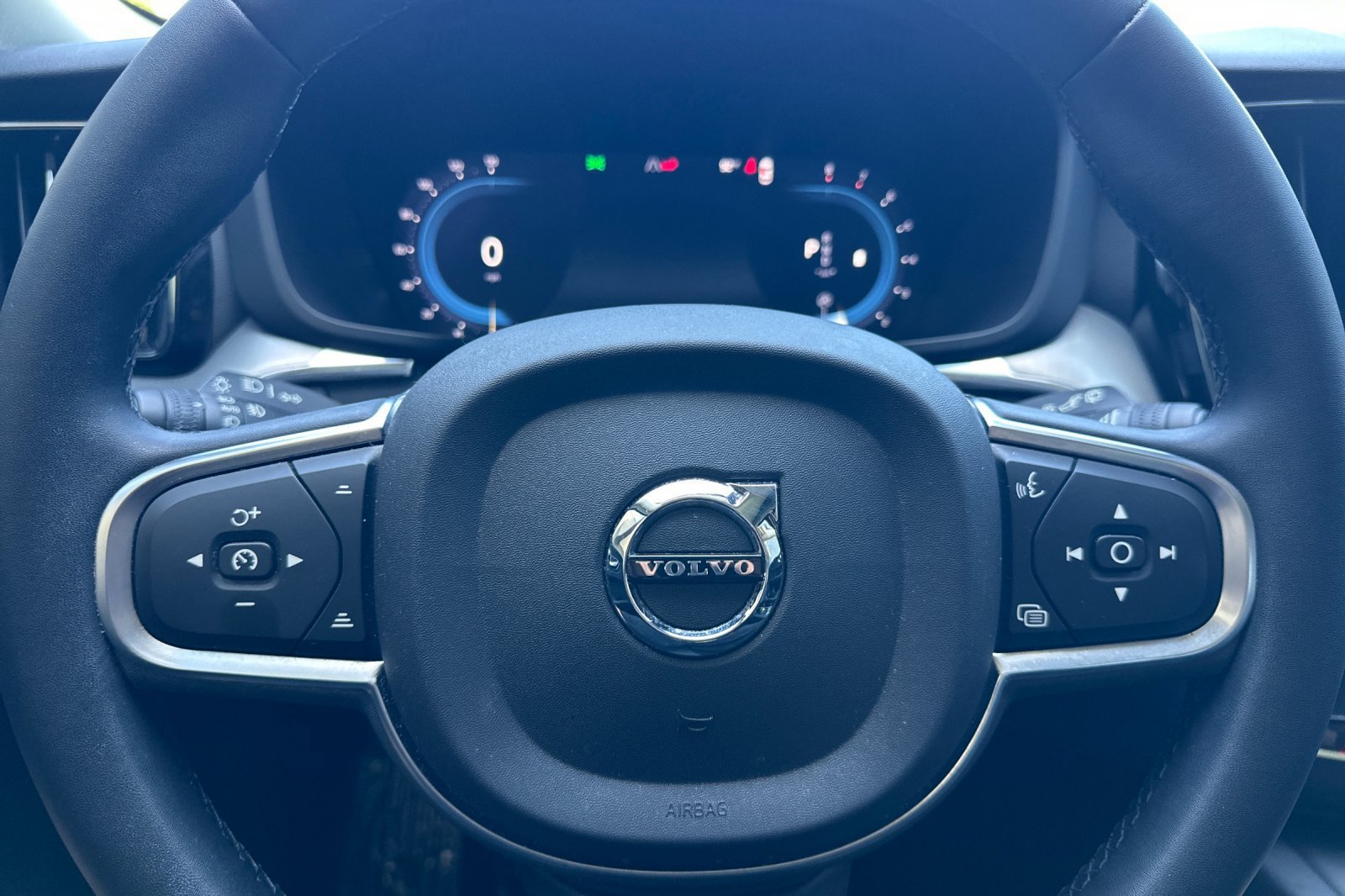 Used 2023 Volvo XC60 B5 Core w/ Protection Package Premier FWD image 34