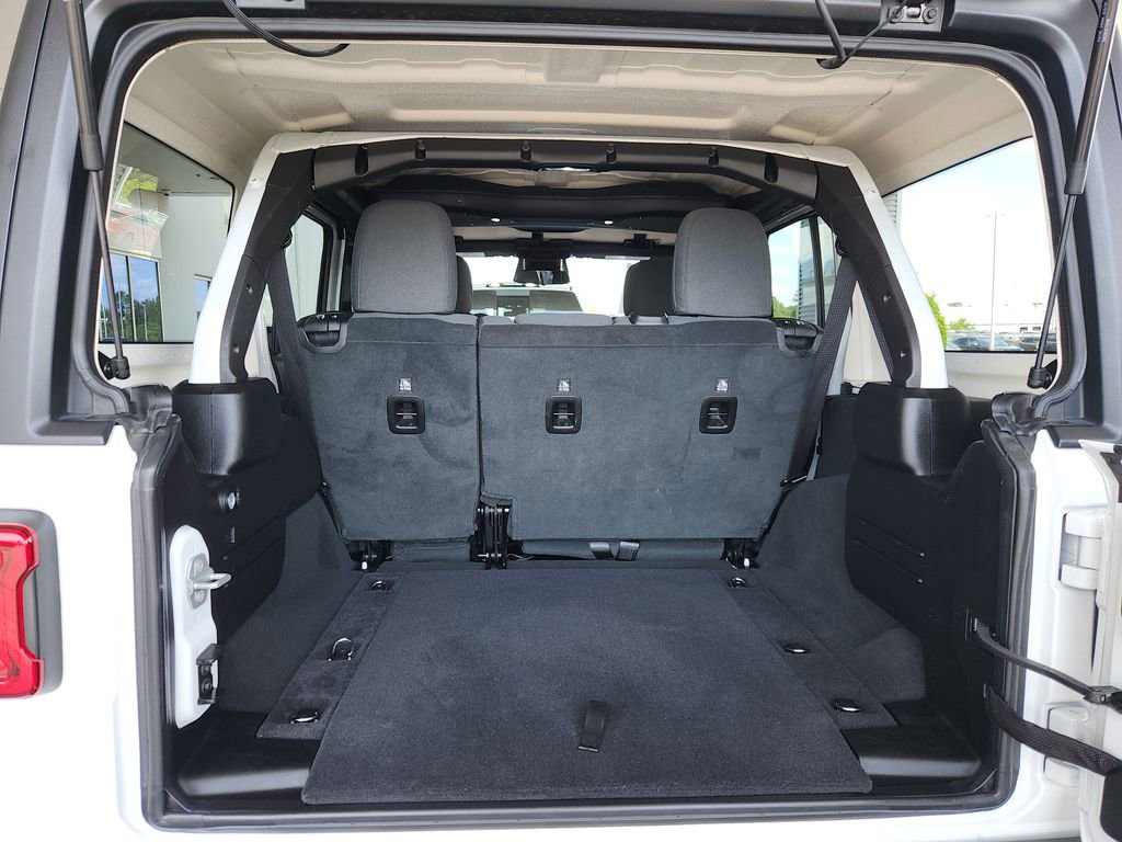 Used 2025 Jeep Wrangler Unlimited Rubicon AWD/4WD image 13