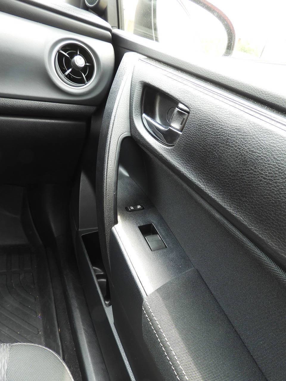 Used 2019 Toyota Corolla L FWD image 33